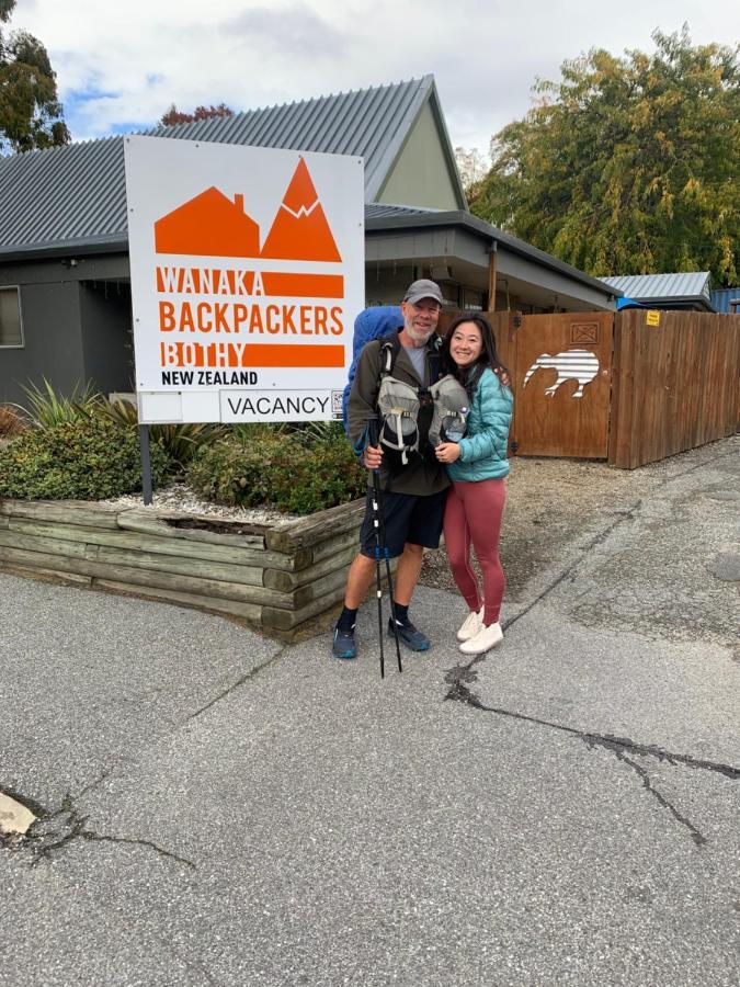 Wanaka Backpackers Bothy Ostello Esterno foto